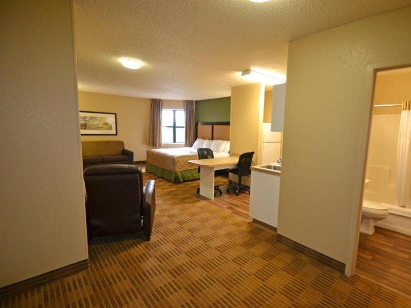 Suburban Studios Auburn Hills - Detroit Екстер'єр фото
