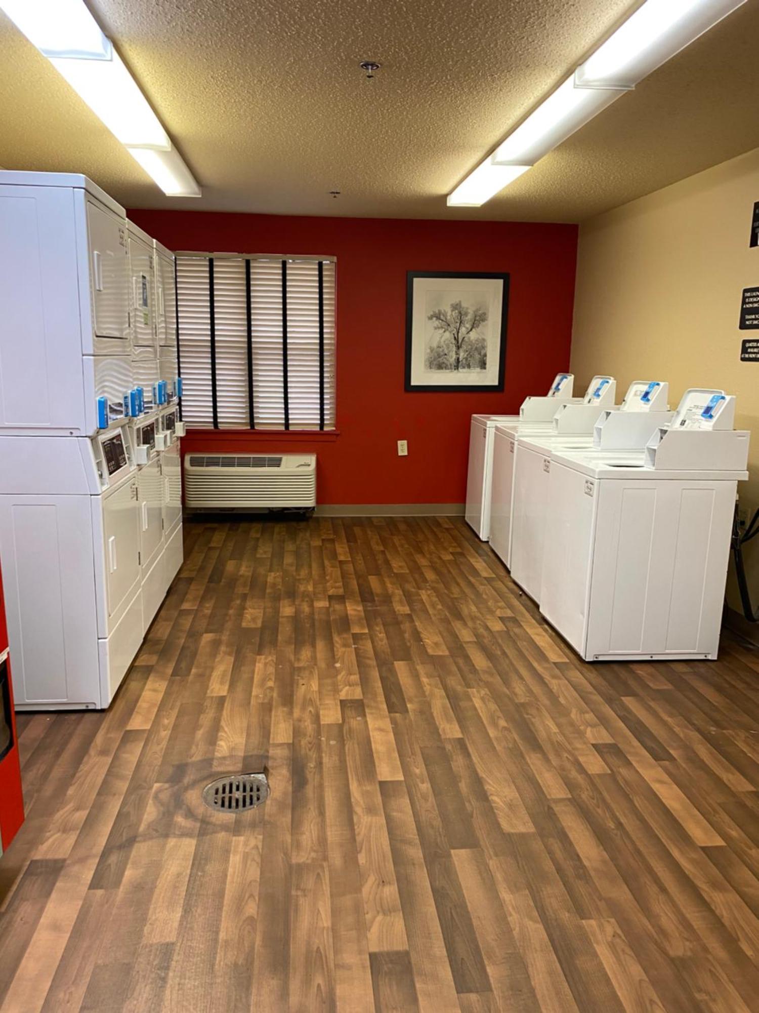 Suburban Studios Auburn Hills - Detroit Екстер'єр фото