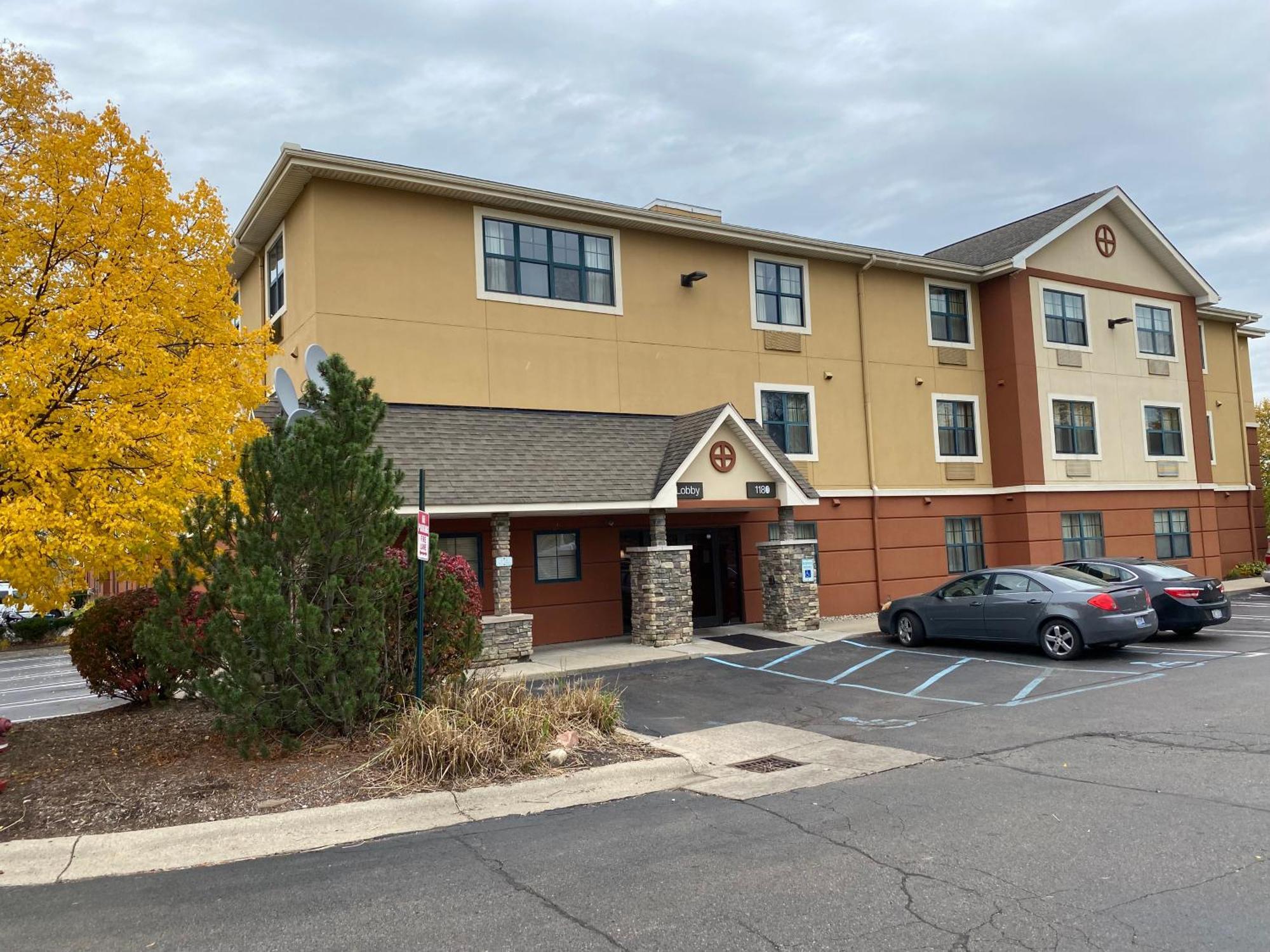 Suburban Studios Auburn Hills - Detroit Екстер'єр фото