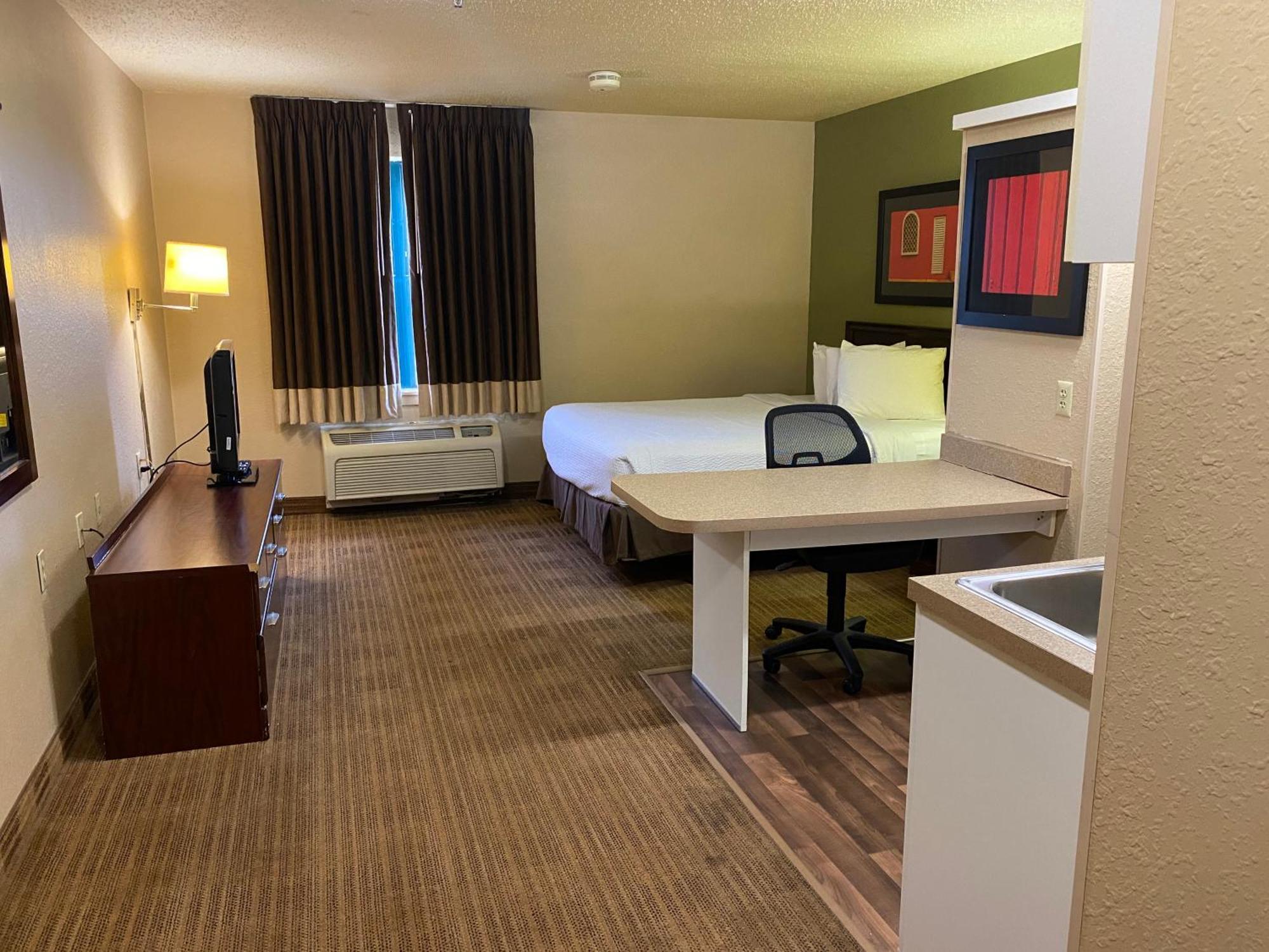Suburban Studios Auburn Hills - Detroit Екстер'єр фото