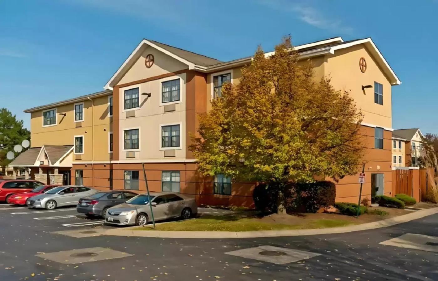 Suburban Studios Auburn Hills - Detroit Екстер'єр фото