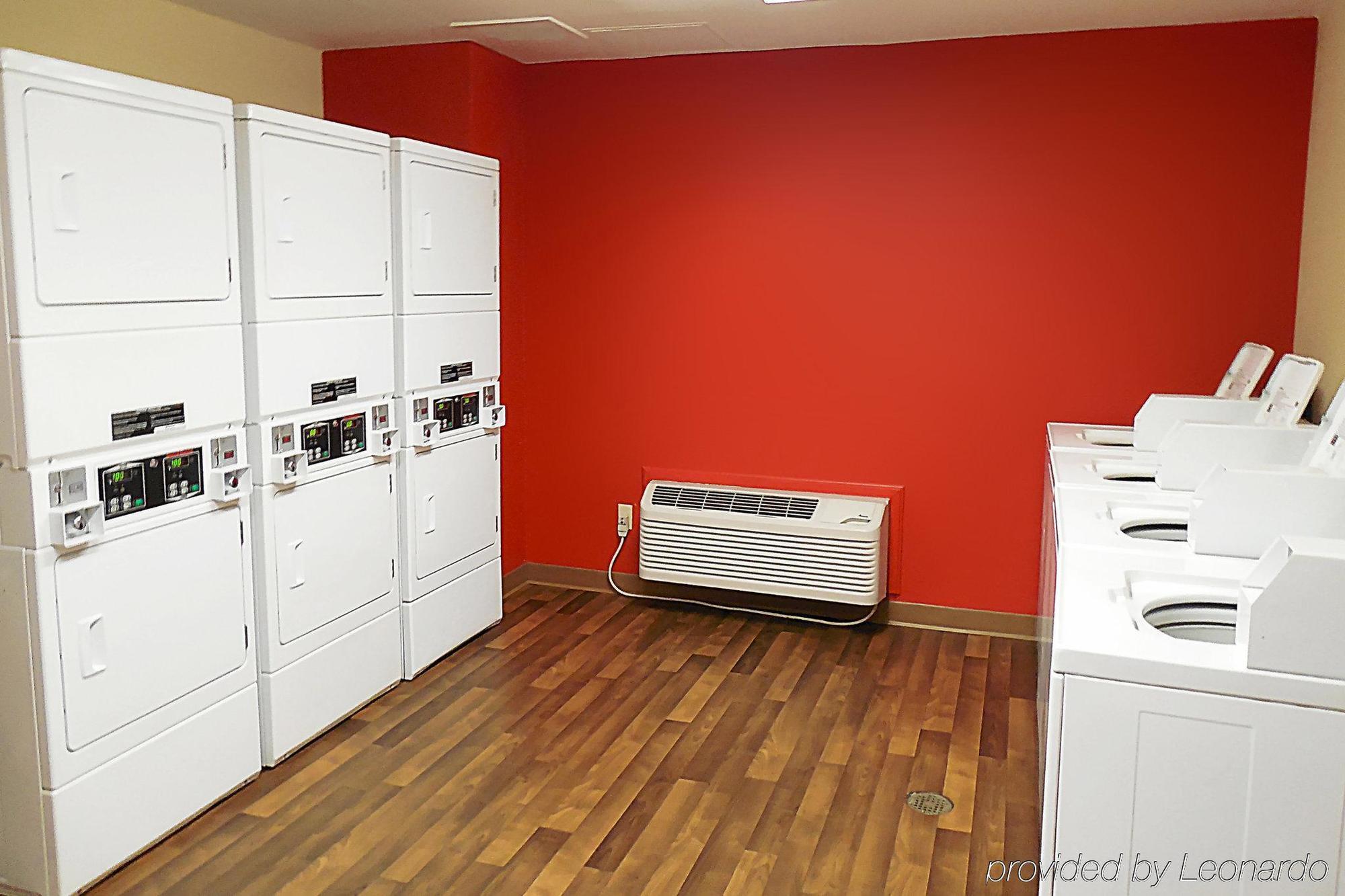Suburban Studios Auburn Hills - Detroit Екстер'єр фото