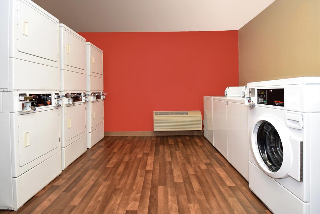 Suburban Studios Auburn Hills - Detroit Екстер'єр фото