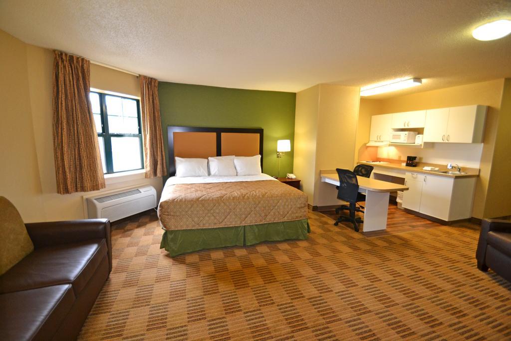 Suburban Studios Auburn Hills - Detroit Екстер'єр фото