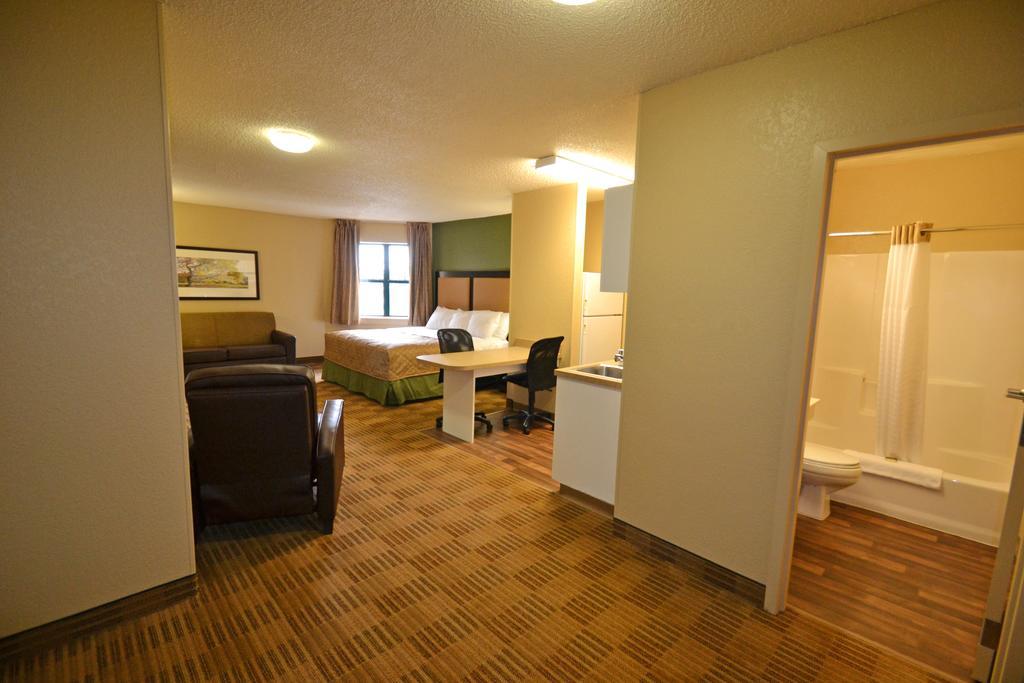 Suburban Studios Auburn Hills - Detroit Екстер'єр фото